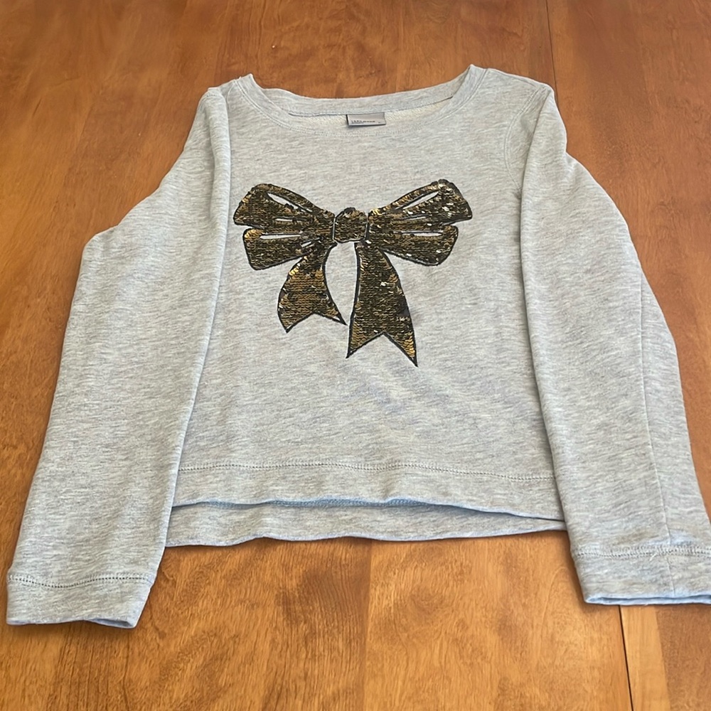 Vero Moda Gray Sweatshirt with Black Bow Design - Picture 5 of 5